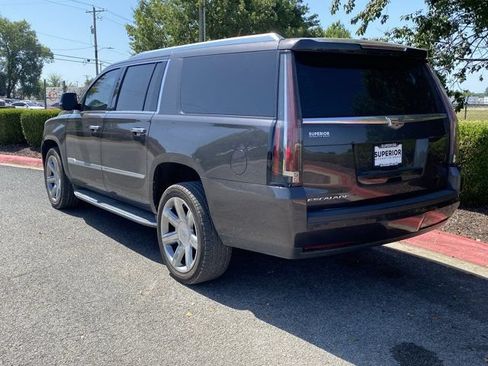Used 2016 Cadillac Escalade ESV Luxury AWD/4WD image 9