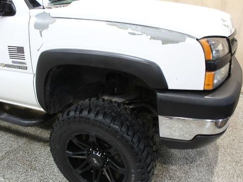 Used 2006 Chevrolet Silverado 2500 W/T w/ Heavy-Duty Power Package image 10