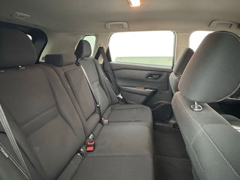 Used 2024 Nissan Rogue S image 33