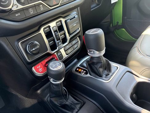 New 2026 Jeep Gladiator Mojave AWD/4WD image 18