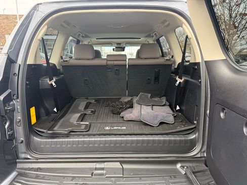 Used 2020 Lexus GX 460 Premium image 18