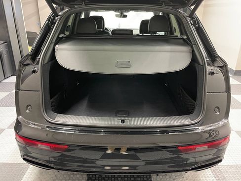 Used 2020 Audi Q5 2.0T Titanium Premium Plus w/ Premium Plus Package AWD/4WD image 7