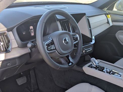 New 2026 Volvo XC90 B6 Plus w/ Protection Package Premier image 7