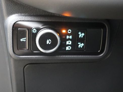Used 2025 Ford Explorer Active w/ Active Comfort Package AWD/4WD image 31