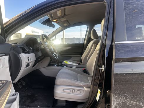 Used 2020 Honda Pilot EX image 7