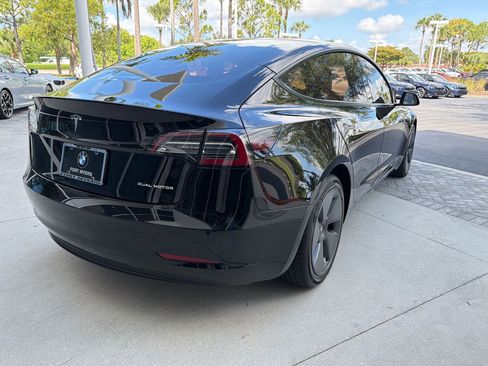 Used 2022 Tesla Model 3 Long Range AWD/4WD image 9