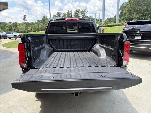 New 2026 Chevrolet Colorado ZR2 w/ Technology Package AWD/4WD image 18