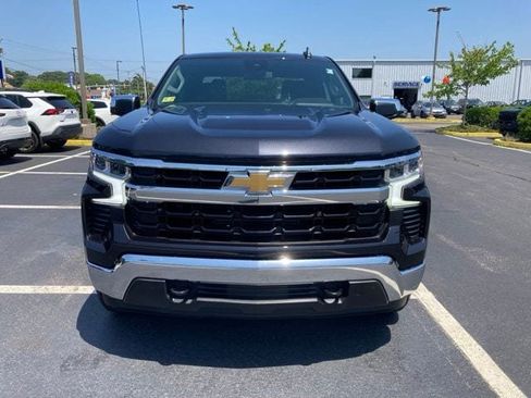 Used 2024 Chevrolet Silverado 1500 LT AWD/4WD image 12