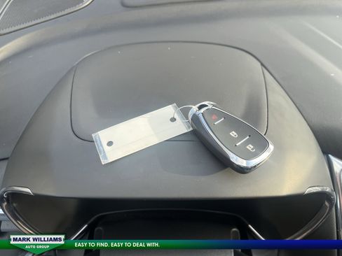 Used 2023 Chevrolet Equinox LT w/ LPO, Floor Liner Package image 36