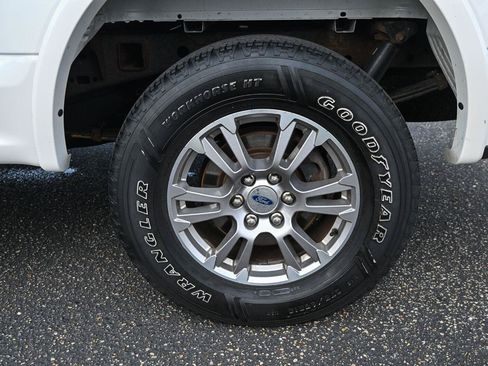 Used 2019 Ford F150 Lariat w/ Trailer Tow Package AWD/4WD image 13