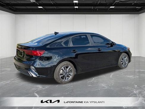 Certified 2024 Kia Forte LXS FWD image 5