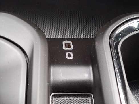 Used 2023 GMC Sierra 1500 AT4 w/ Technology Package image 26