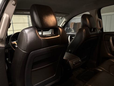 Used 2010 GMC Acadia SLT image 25