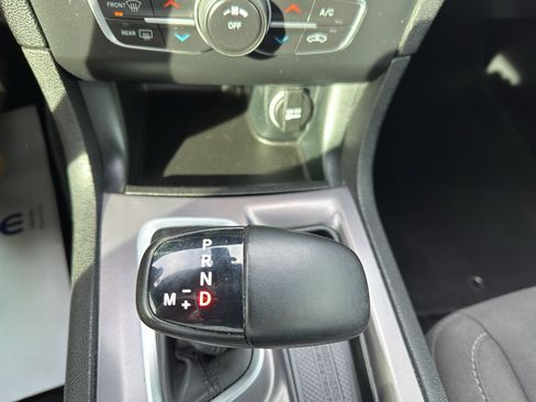Used 2023 Dodge Charger SXT image 18