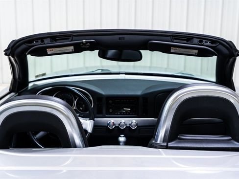 Used 2004 Chevrolet SSR w/ Preferred Equipment Group image 34