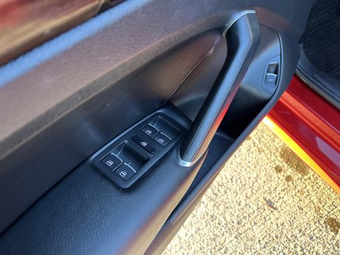 Certified 2022 Volkswagen Passat 2.0T image 14