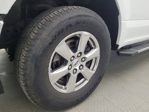 Used 2019 Ford F150 XLT w/ Equipment Group 302A Luxury AWD/4WD image 31