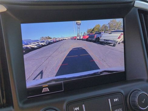 Used 2024 GMC Terrain SLT image 17