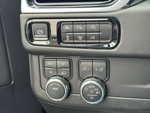 Certified 2025 GMC Yukon XL Denali image 14