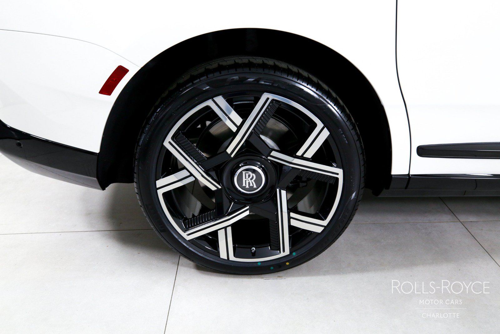 Used 2026 Rolls-Royce Cullinan AWD/4WD image 40