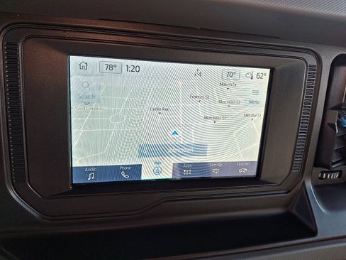 Used 2022 Ford Bronco Black Diamond image 18