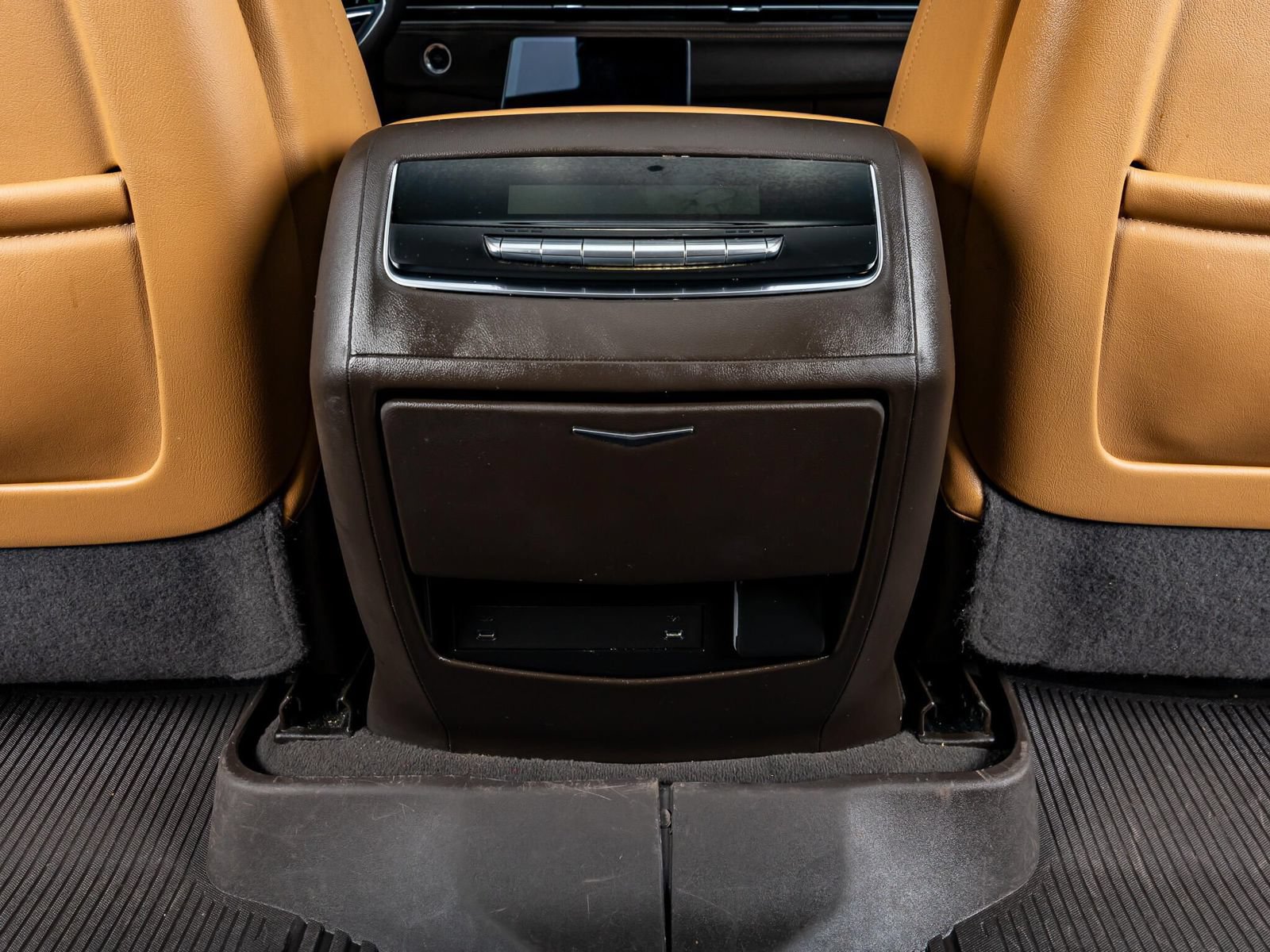Used 2025 Cadillac Escalade Premium Luxury w/ LPO, Floor Liner Package AWD/4WD image 30