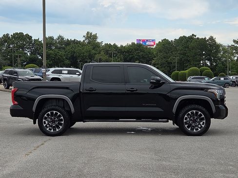 Used 2024 Toyota Tundra Limited AWD/4WD image 6