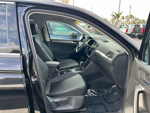 Used 2022 Volkswagen Tiguan SE FWD image 41