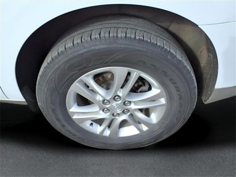 Used 2021 Buick Enclave Essence image 7