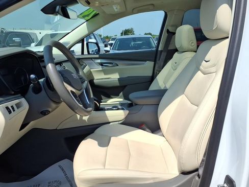 Used 2024 Cadillac XT5 Premium Luxury w/ LPO, Floor Liner Package AWD/4WD image 12