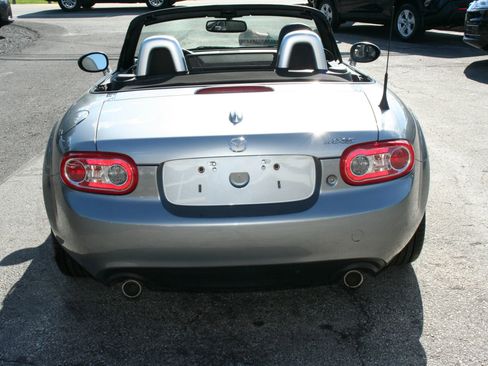 Used 2012 MAZDA MX-5 Miata Grand Touring w/ Premium Pkg RWD image 18
