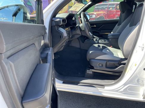 Used 2024 Toyota Tacoma TRD Off-Road image 14