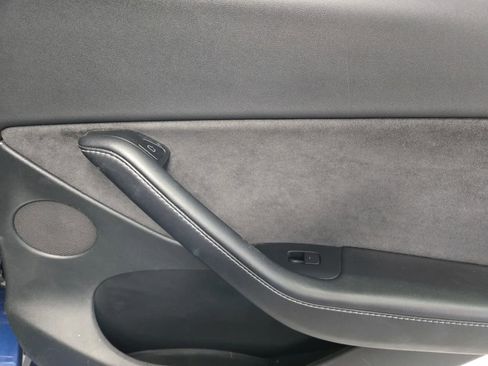 Used 2022 Tesla Model Y Long Range image 8