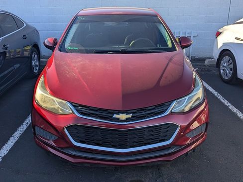 Used 2017 Chevrolet Cruze LT w/ Convenience Package image 3