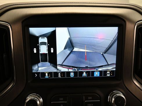 Used 2022 GMC Sierra 3500 Denali w/ Denali Ultimate Package image 17