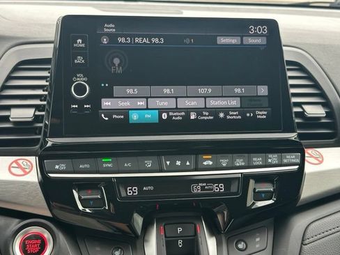 Used 2025 Honda Odyssey EX-L image 17