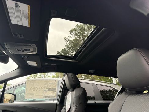 New 2026 Toyota Sienna Platinum AWD/4WD image 31