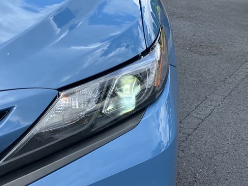 Used 2023 Toyota Camry SE FWD image 5