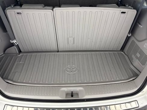 Used 2019 Toyota Highlander Plus w/ Protection Package #3 AWD/4WD image 26