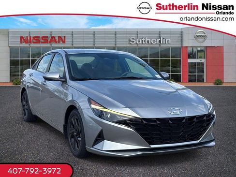 Used 2022 Hyundai Elantra SEL FWD image 1