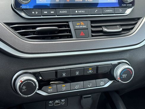 Used 2024 Nissan Altima 2.5 SR image 23