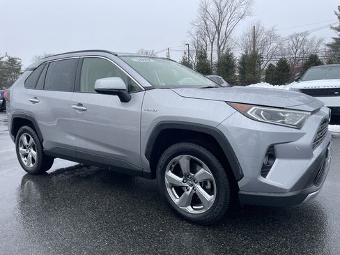 Used 2019 Toyota RAV4 Limited image 3