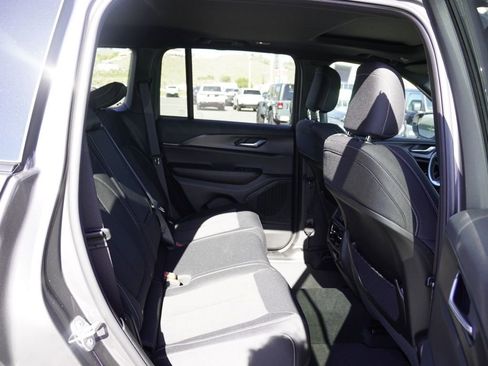 New 2026 Jeep Grand Cherokee Laredo X image 25