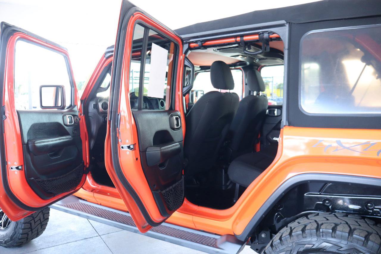 Used 2019 Jeep Wrangler Unlimited Sahara AWD/4WD image 34