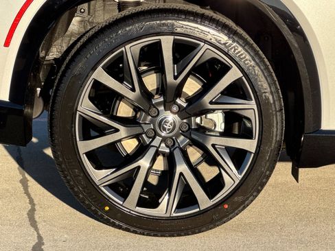 New 2026 Toyota Crown Signia image 10