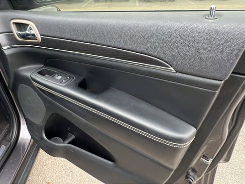 Used 2015 Jeep Grand Cherokee Limited w/ Trailer Tow Group IV image 19