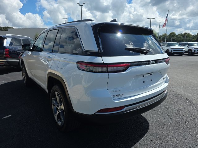 Used 2026 Jeep Grand Cherokee Limited AWD/4WD image 3