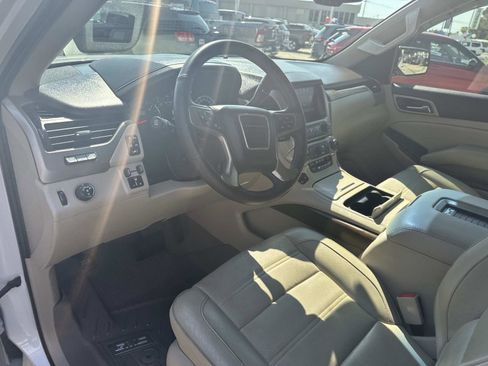 Used 2019 GMC Yukon Denali w/ Denali Ultimate Package image 17