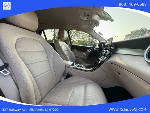 Used 2017 Mercedes-Benz GLC 300 4MATIC image 20