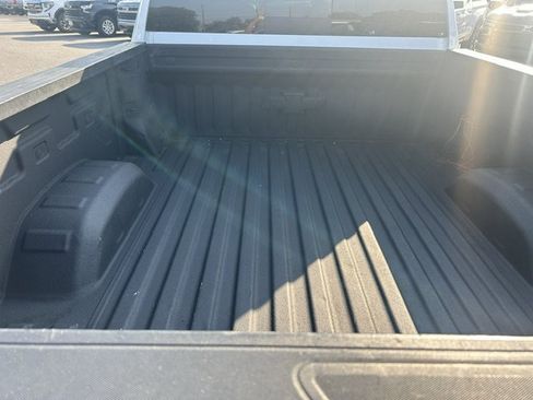 Used 2020 Chevrolet Silverado 2500 LTZ w/ LTZ Premium Package AWD/4WD image 11